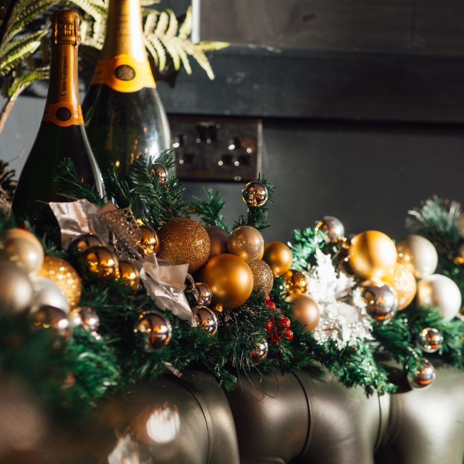 460192169_1133543764875296_3976508226781028438_n Cove christmas decs
